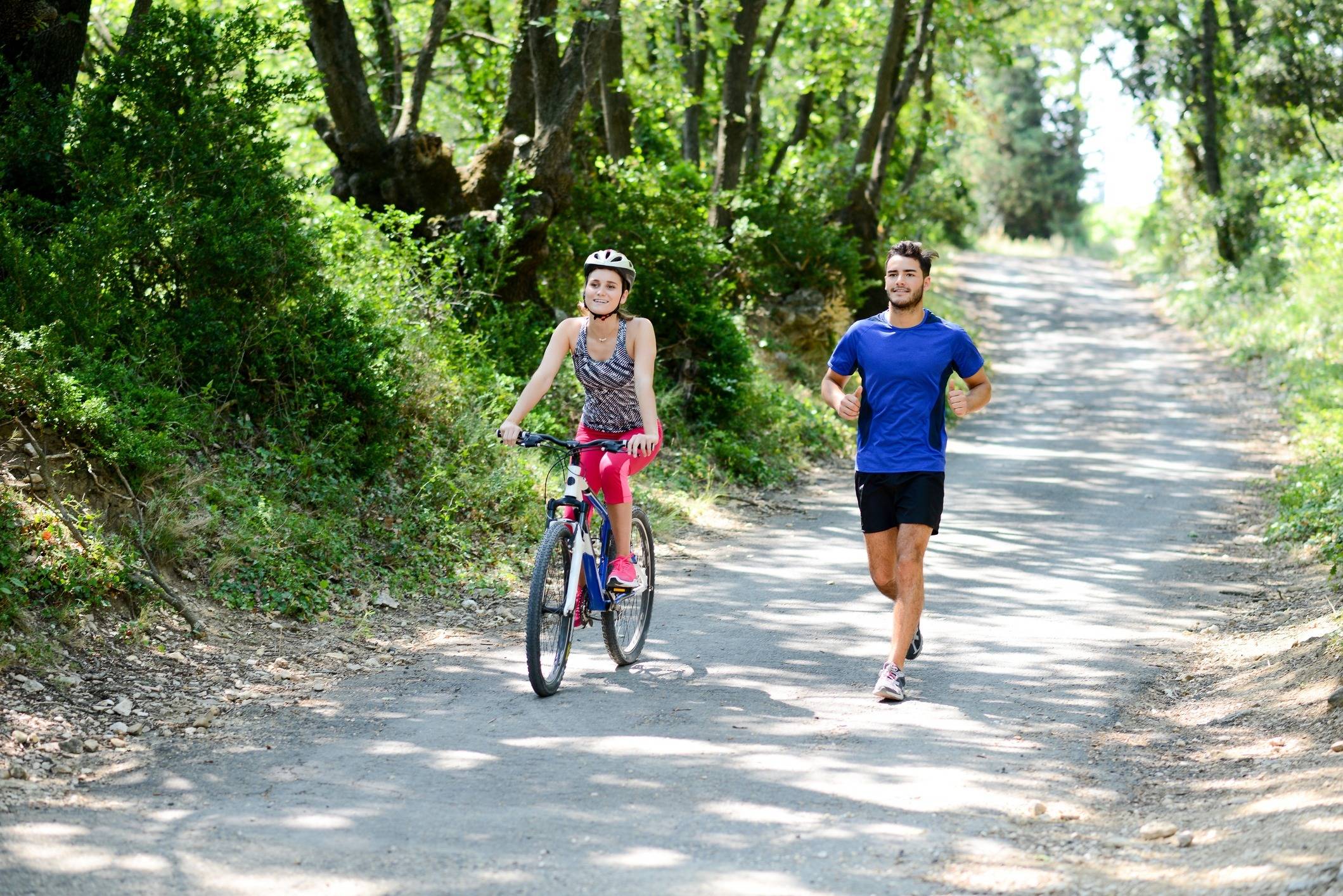 Breaking Down the Difference: Running vs Biking